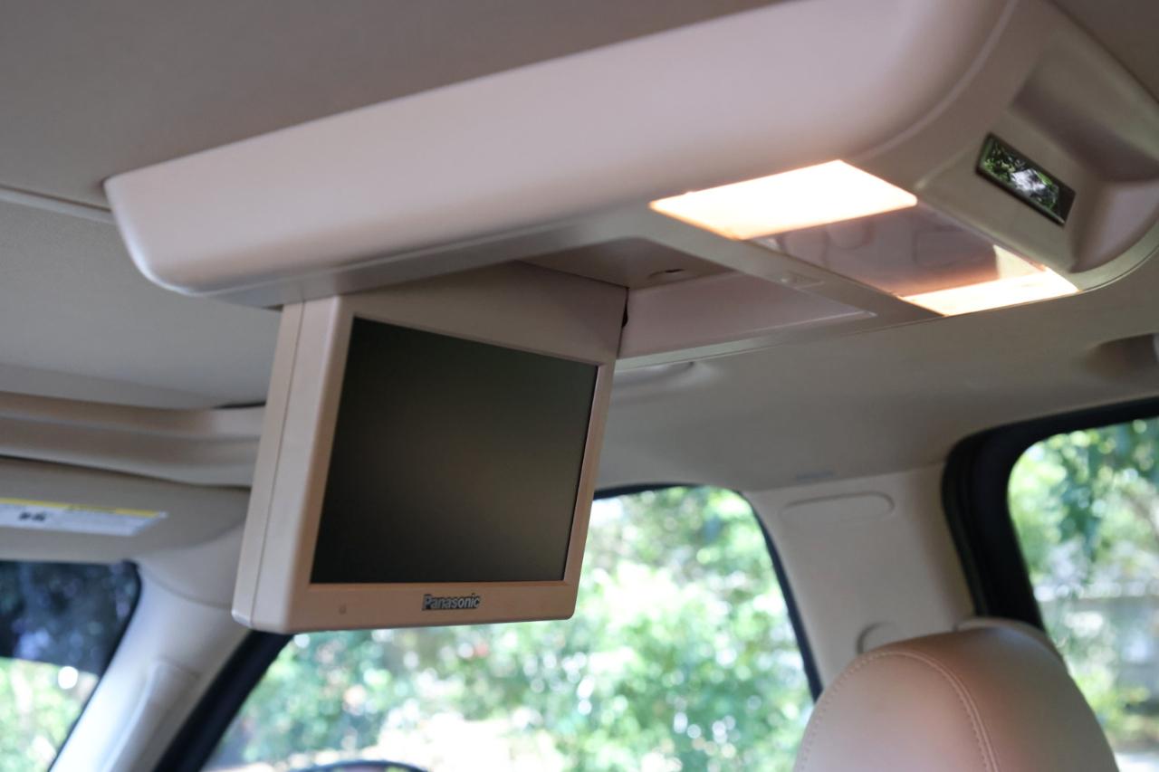 Cadillac Escalade ESV 4WD 4dr Premium 2012