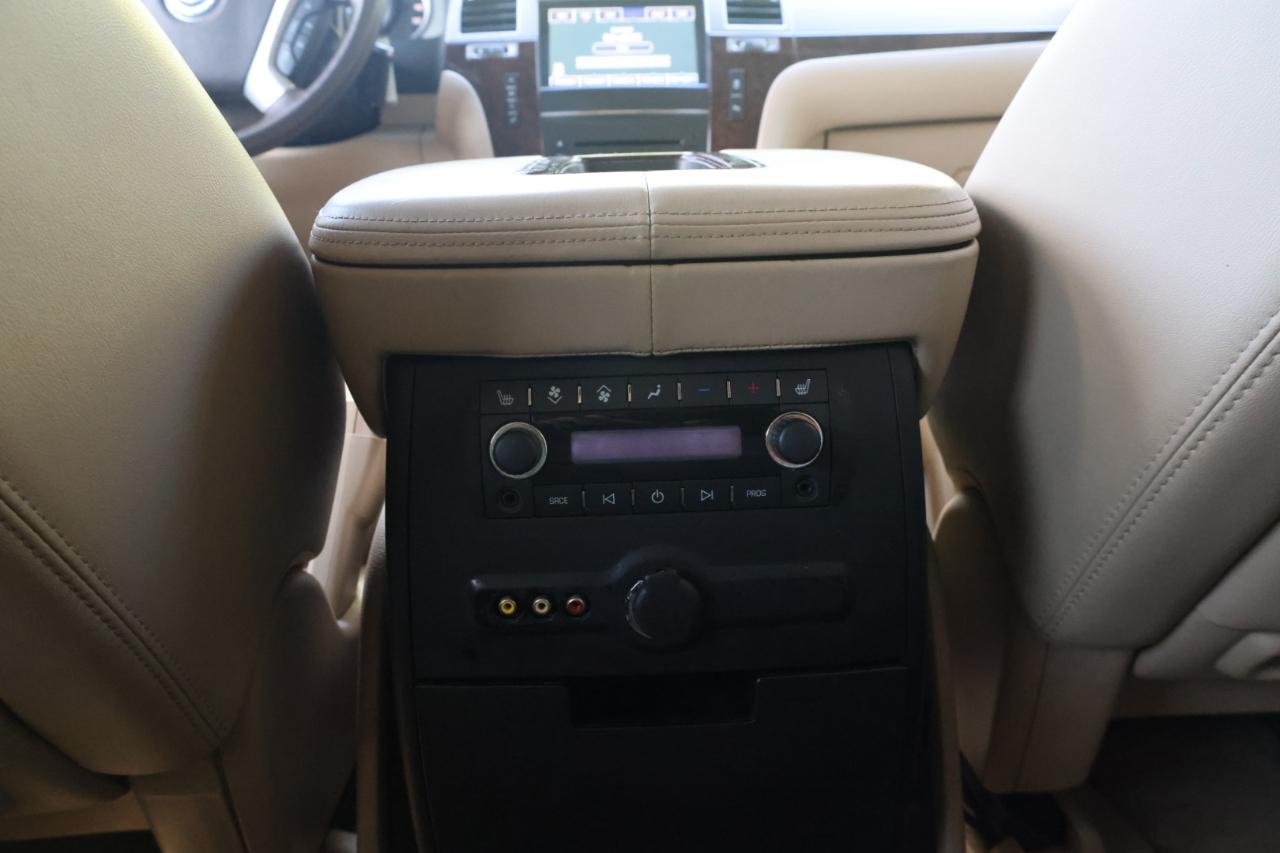 Cadillac Escalade ESV 4WD 4dr Premium 2012