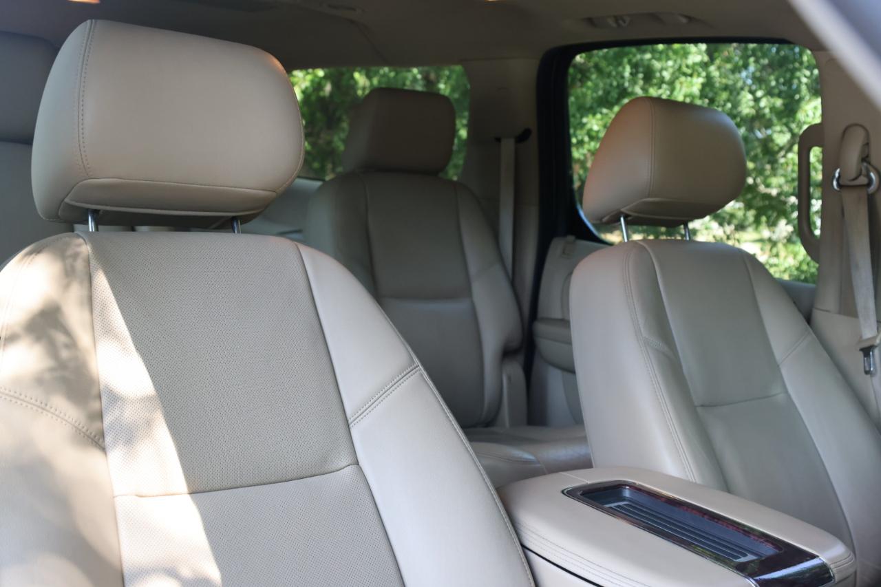 Cadillac Escalade ESV 4WD 4dr Premium 2012