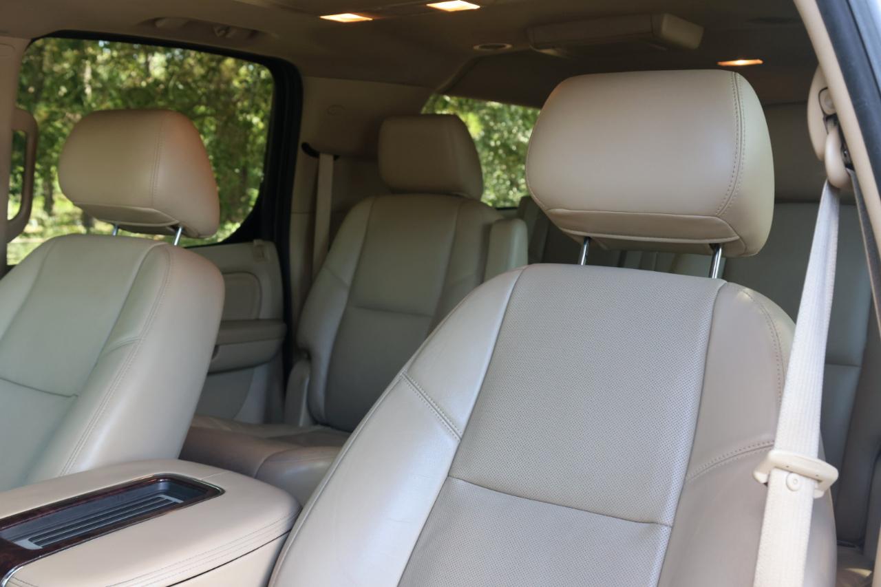 Cadillac Escalade ESV 4WD 4dr Premium 2012