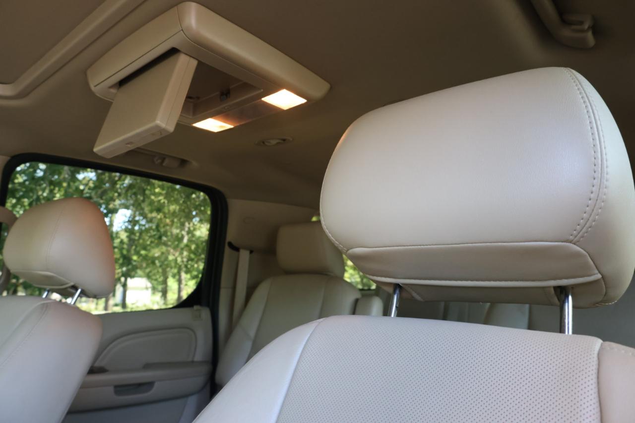 Cadillac Escalade ESV 4WD 4dr Premium 2012