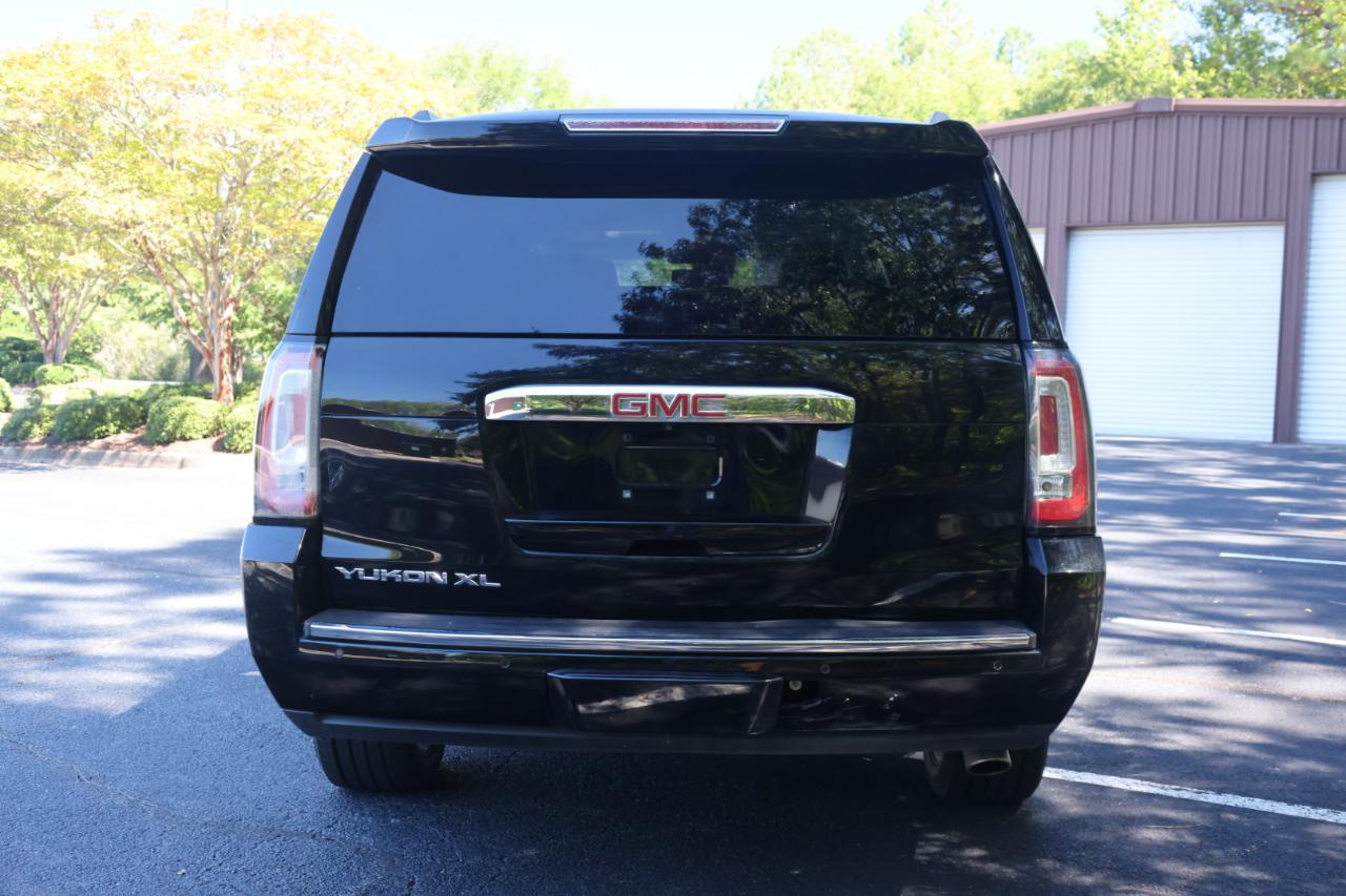 GMC Yukon XL Denali 4WD 2017