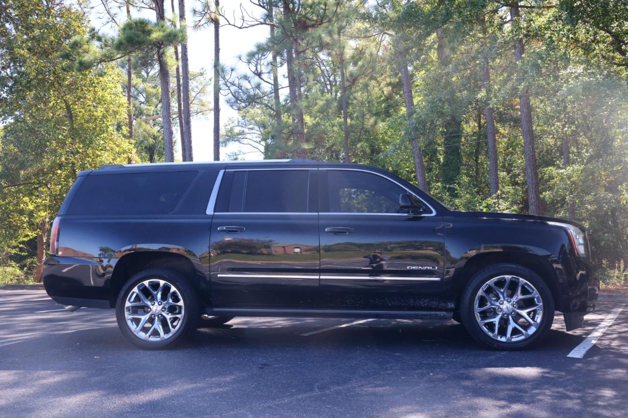 GMC Yukon XL Denali 4WD 2017