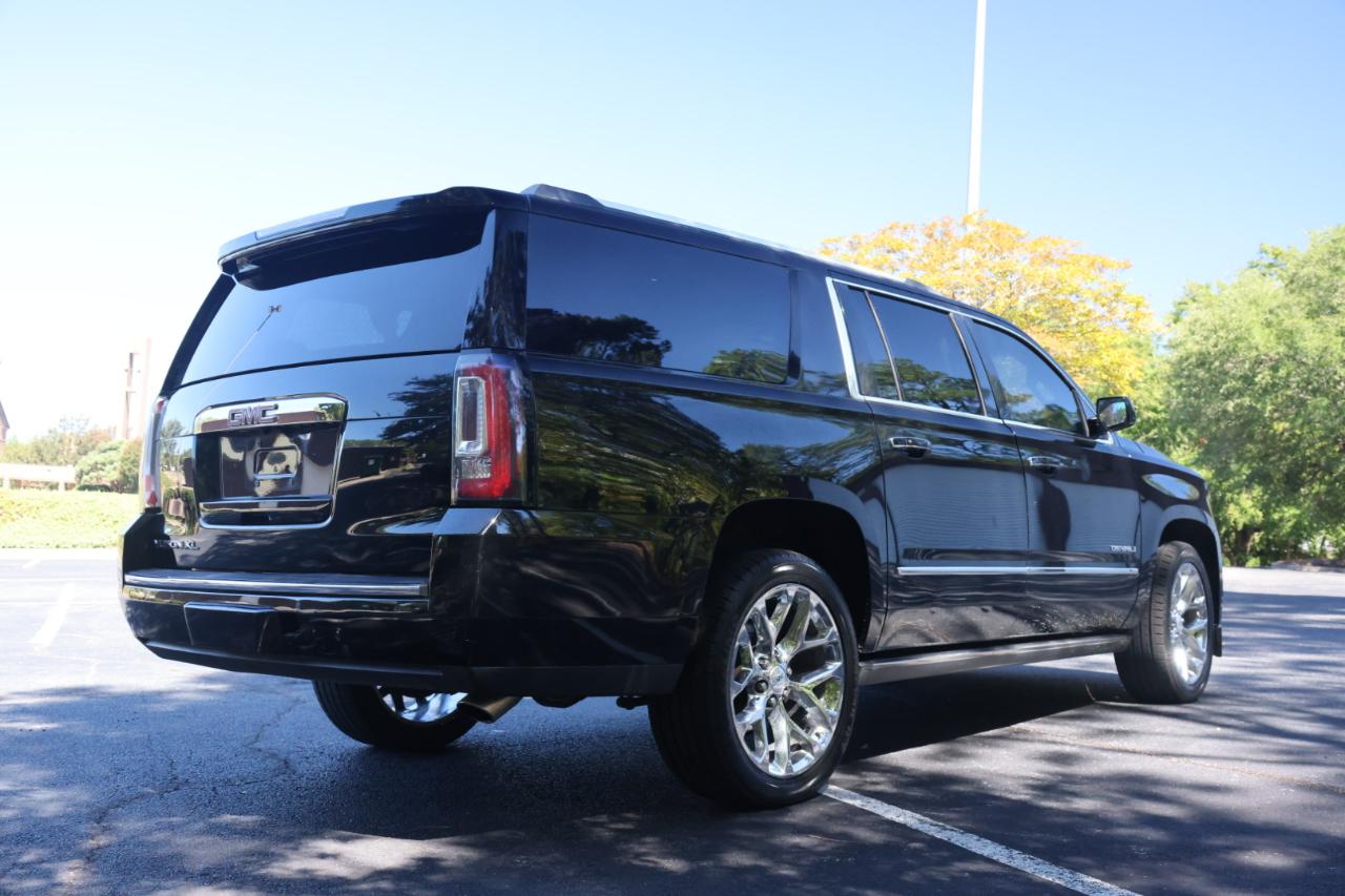 GMC Yukon XL Denali 4WD 2017