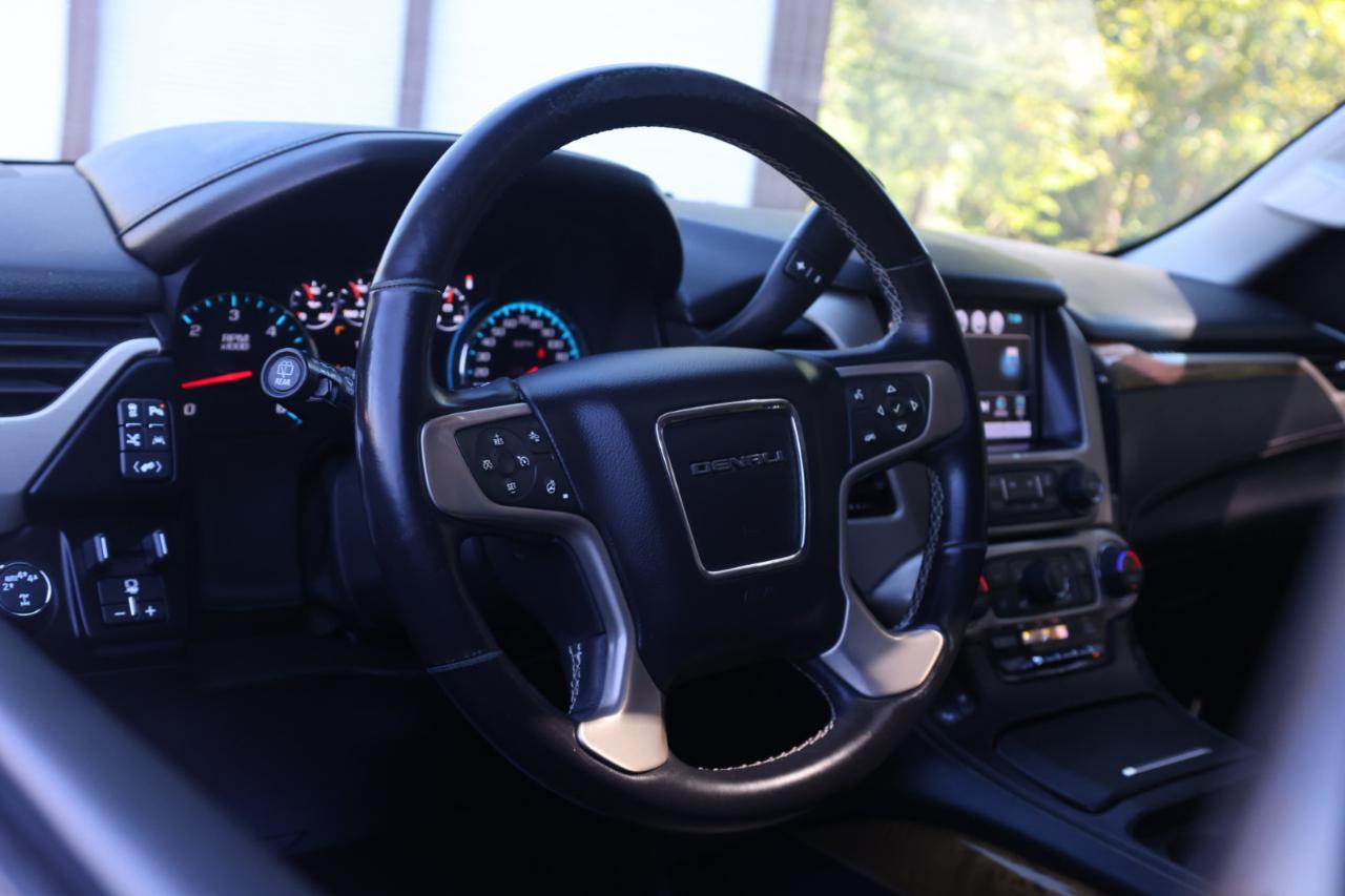 GMC Yukon XL Denali 4WD 2017