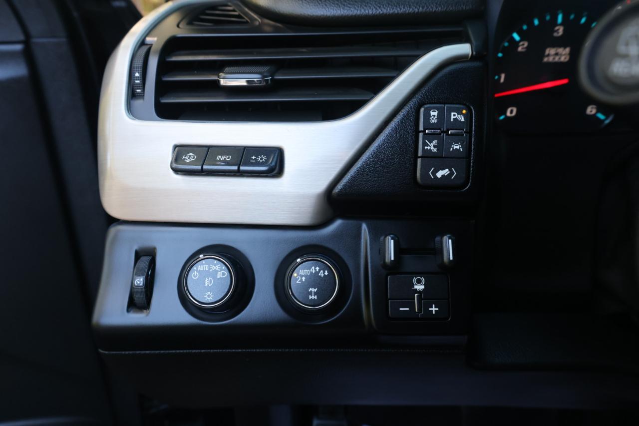 GMC Yukon XL Denali 4WD 2017