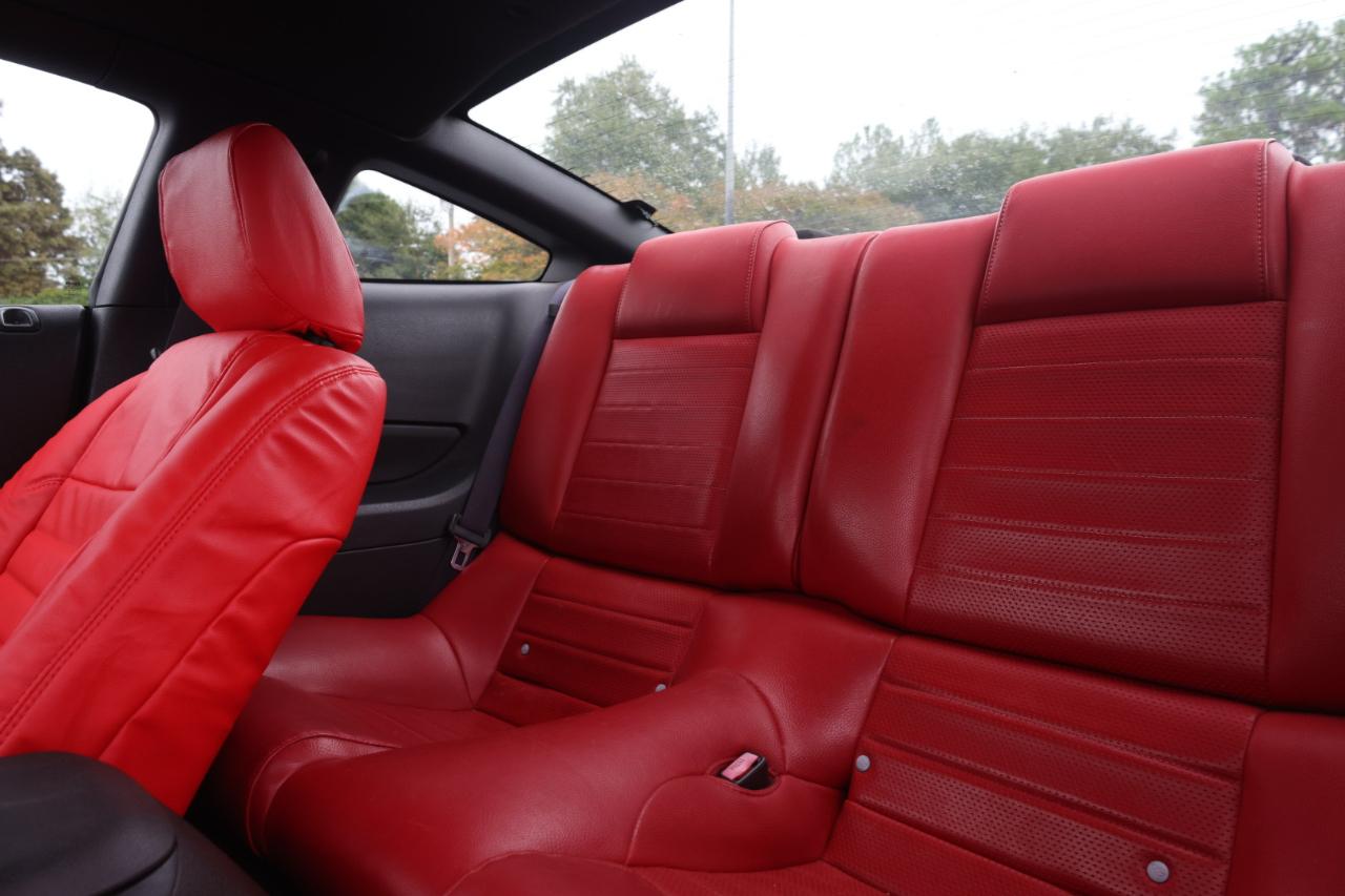 Ford Mustang GT Deluxe Coupe 2006