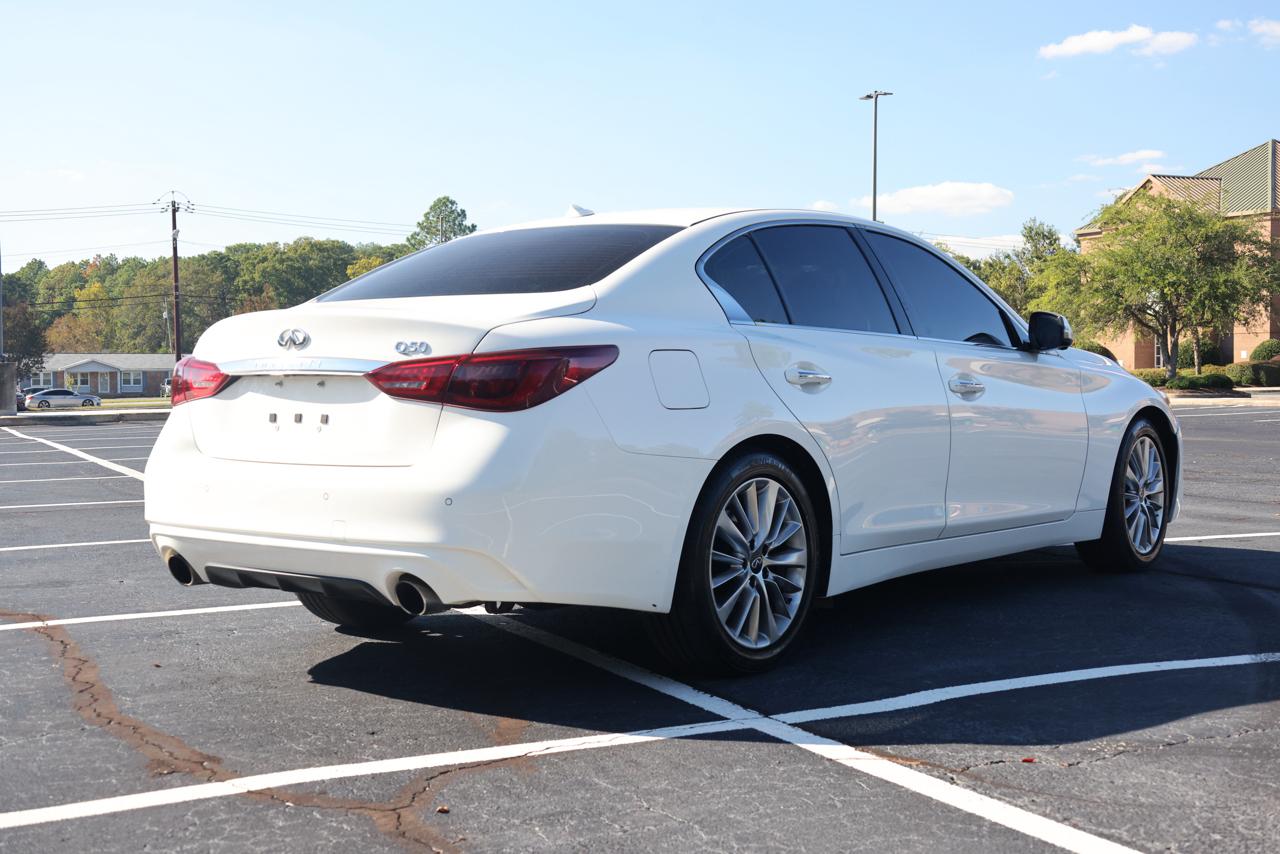 Infiniti Q50 3.0t LUXE 2021