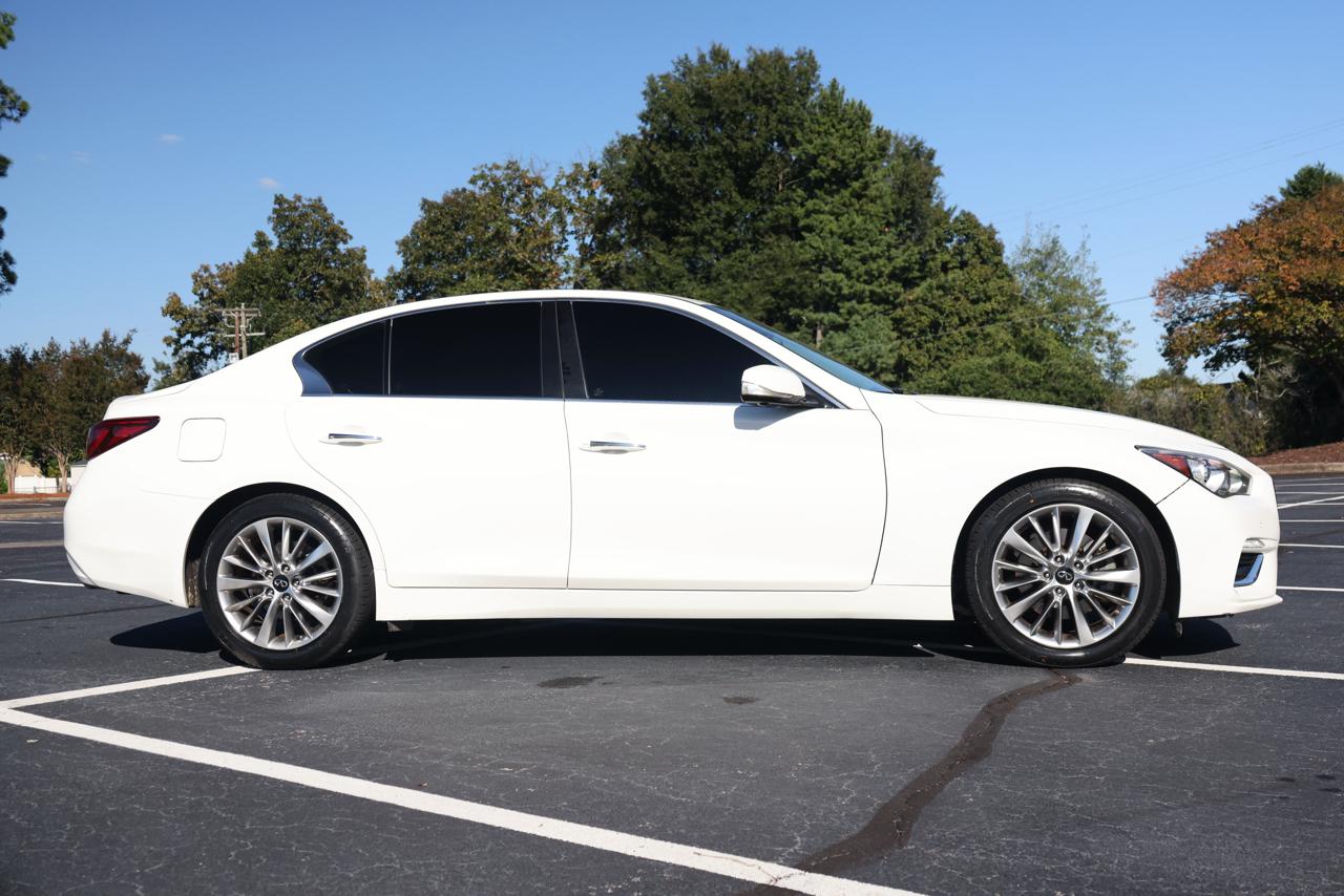 Infiniti Q50 3.0t LUXE 2021