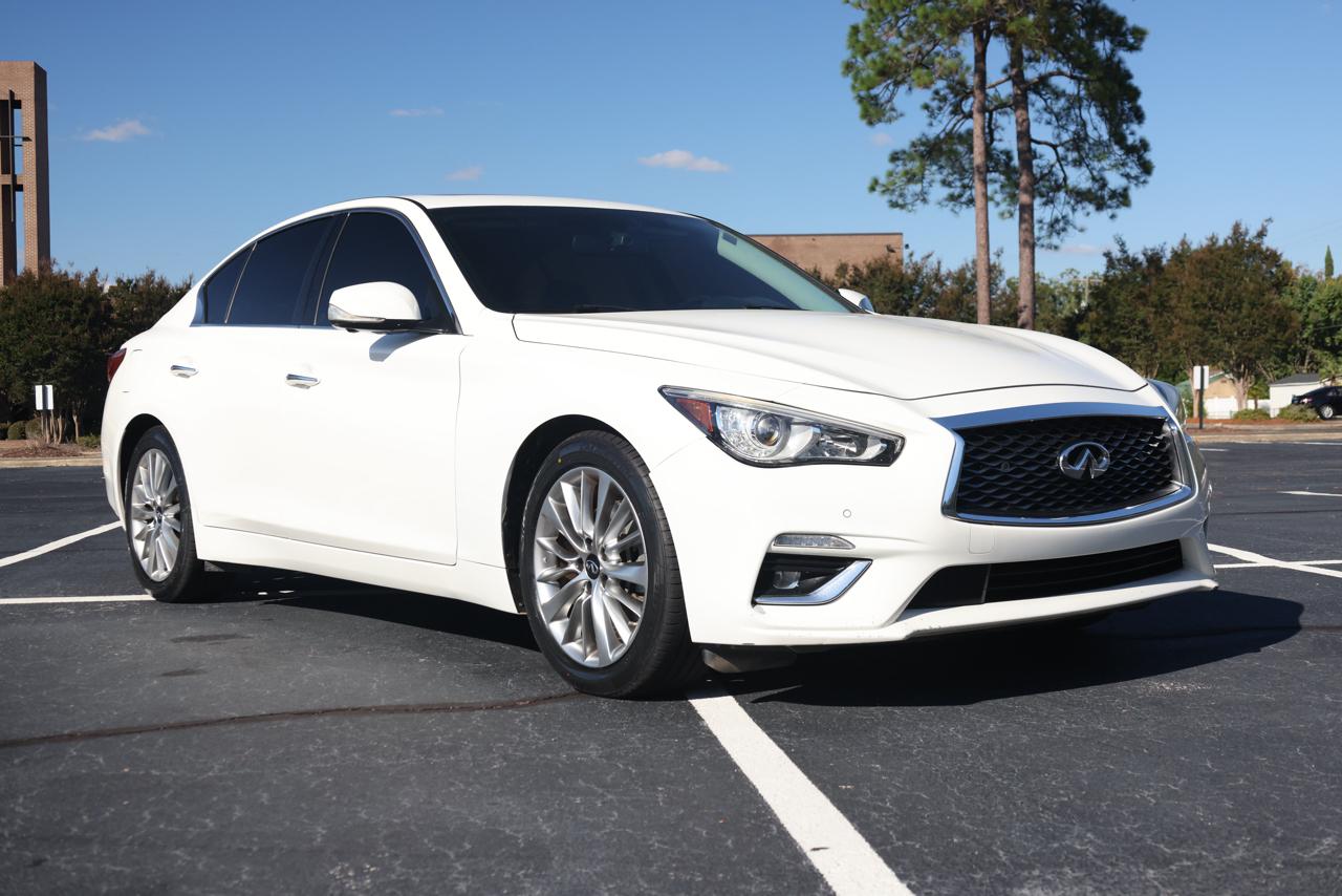 Infiniti Q50 3.0t LUXE 2021