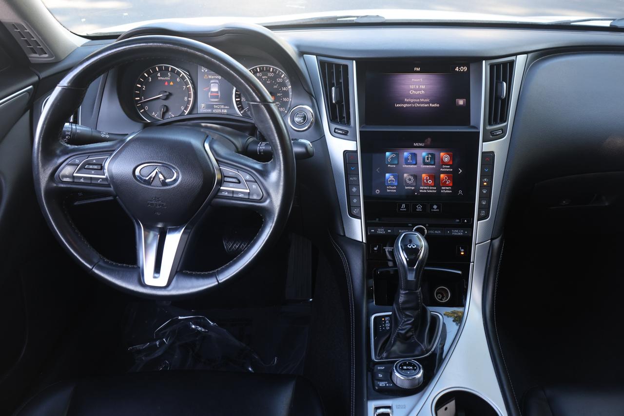 Infiniti Q50 3.0t LUXE 2021