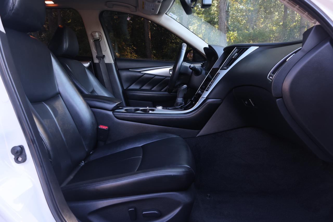Infiniti Q50 3.0t LUXE 2021