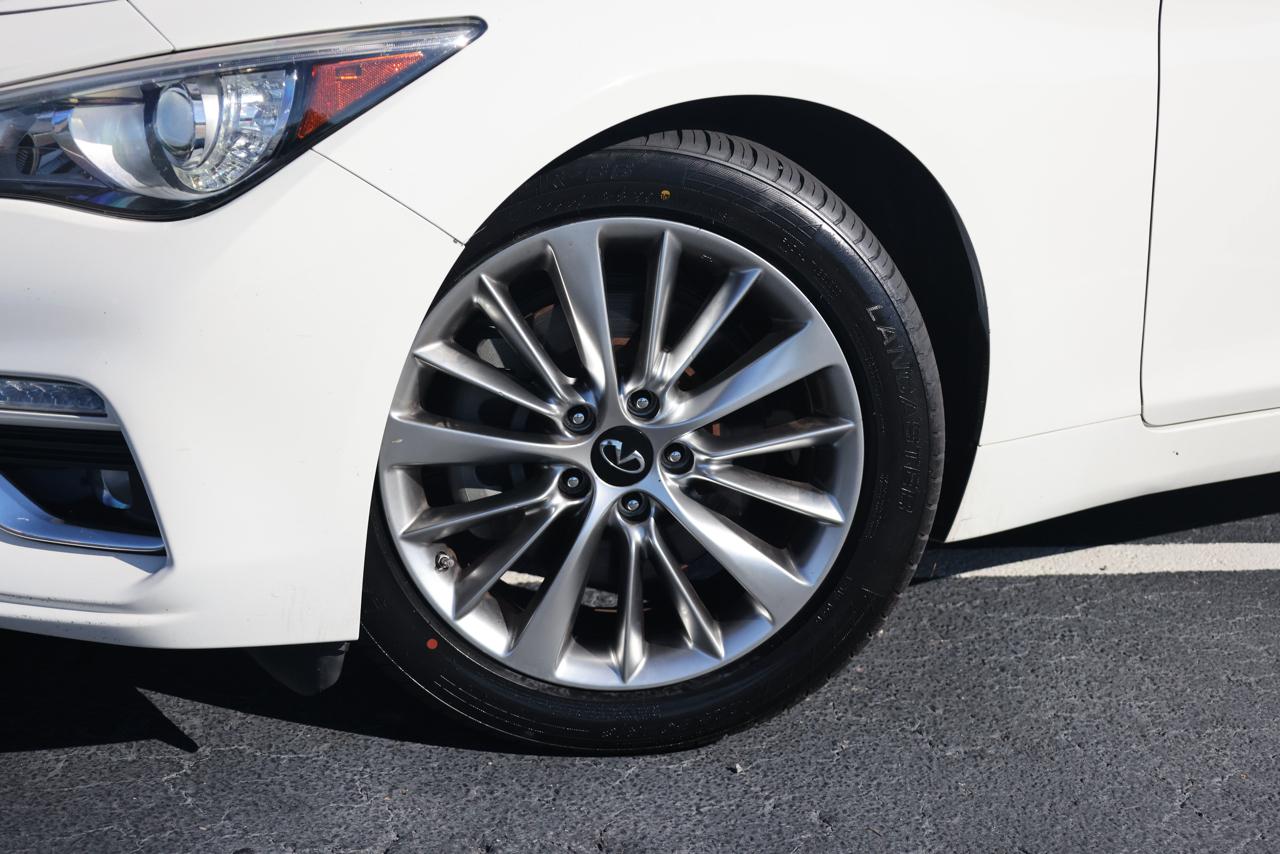 Infiniti Q50 3.0t LUXE 2021