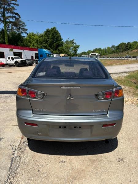 Mitsubishi Lancer ES 2013