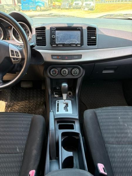 Mitsubishi Lancer ES 2013