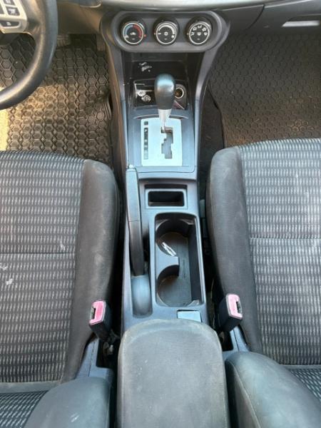 Mitsubishi Lancer ES 2013