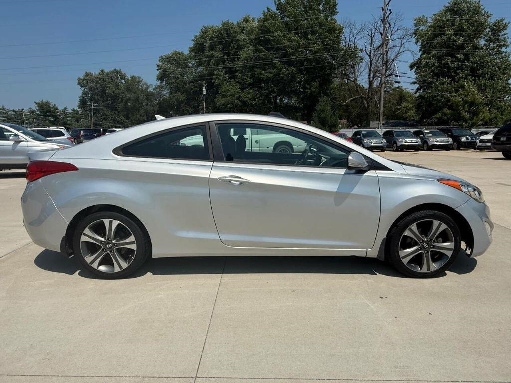 Hyundai Elantra SE Coupe M/T 2013