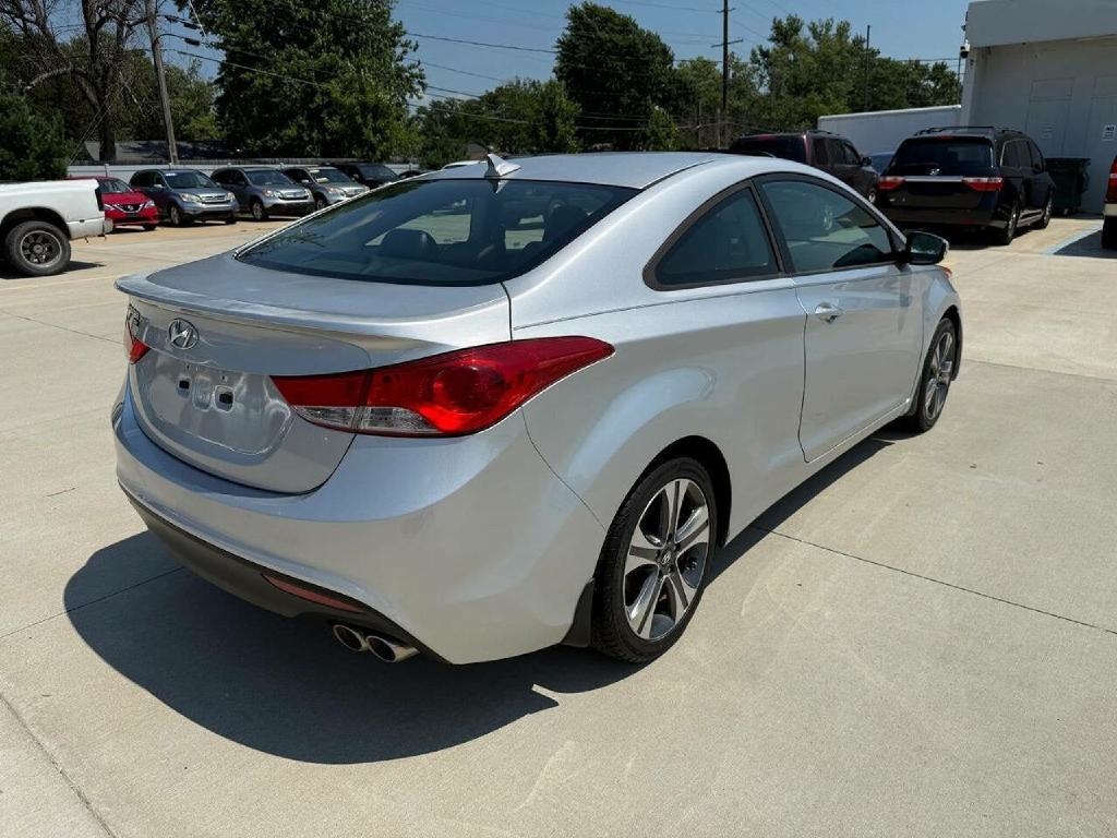 Hyundai Elantra SE Coupe M/T 2013