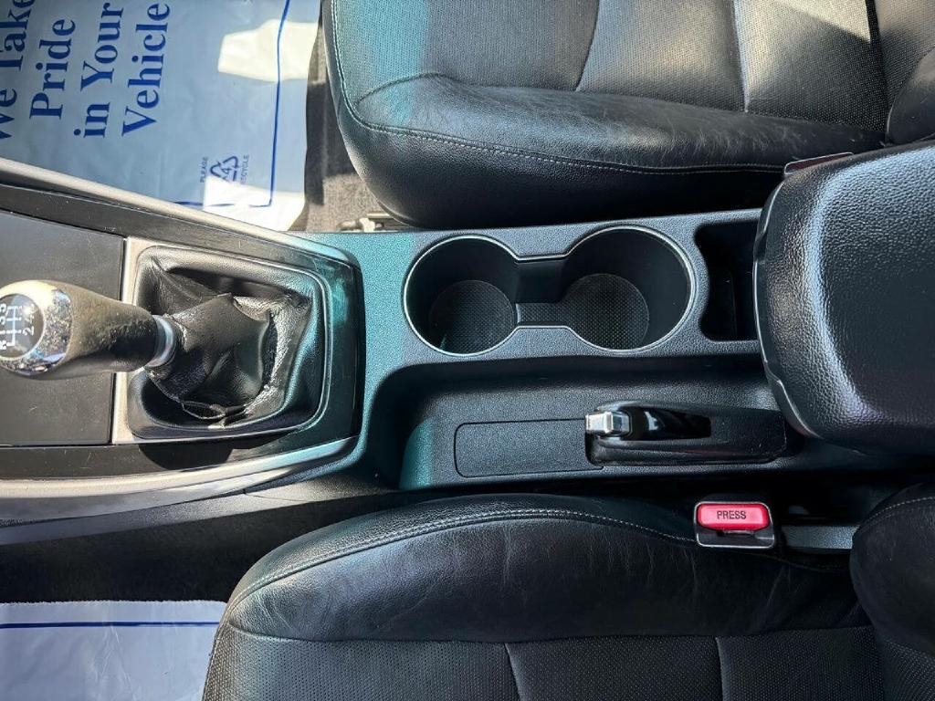 Hyundai Elantra SE Coupe M/T 2013