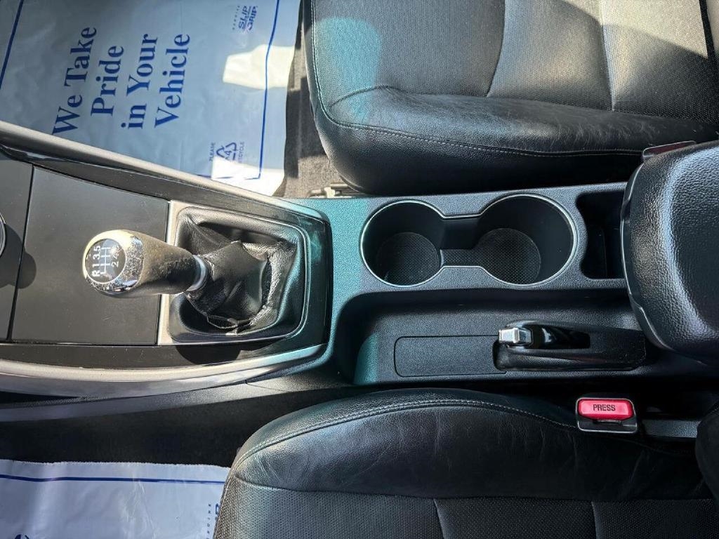 Hyundai Elantra SE Coupe M/T 2013