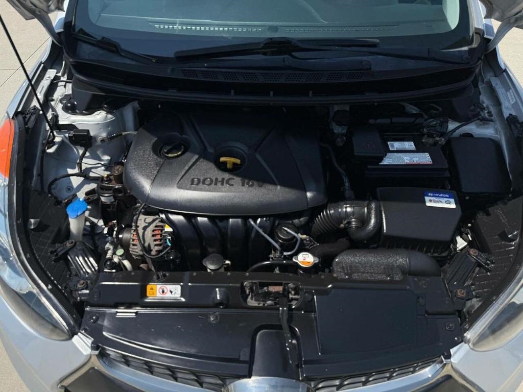 Hyundai Elantra SE Coupe M/T 2013