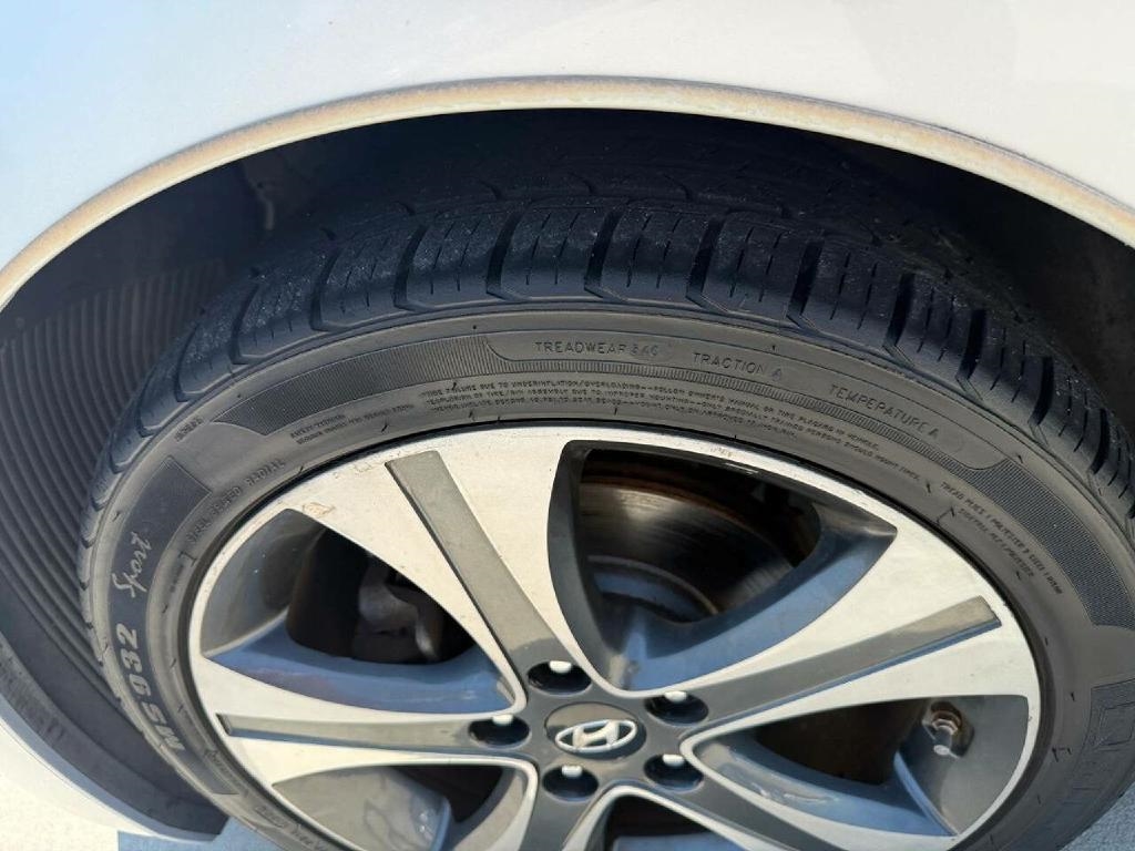 Hyundai Elantra SE Coupe M/T 2013