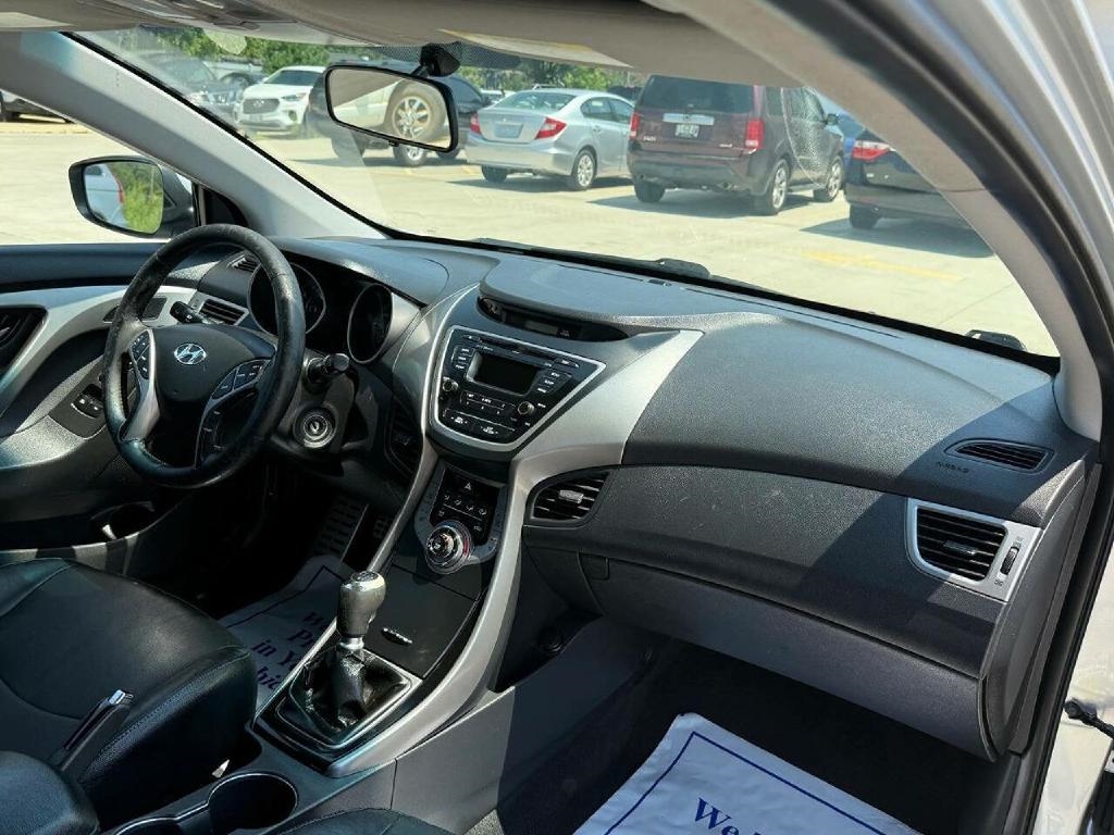 Hyundai Elantra SE Coupe M/T 2013