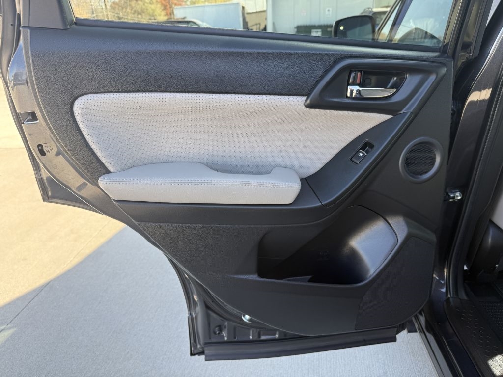 Subaru Forester 2.5i Limited 2017