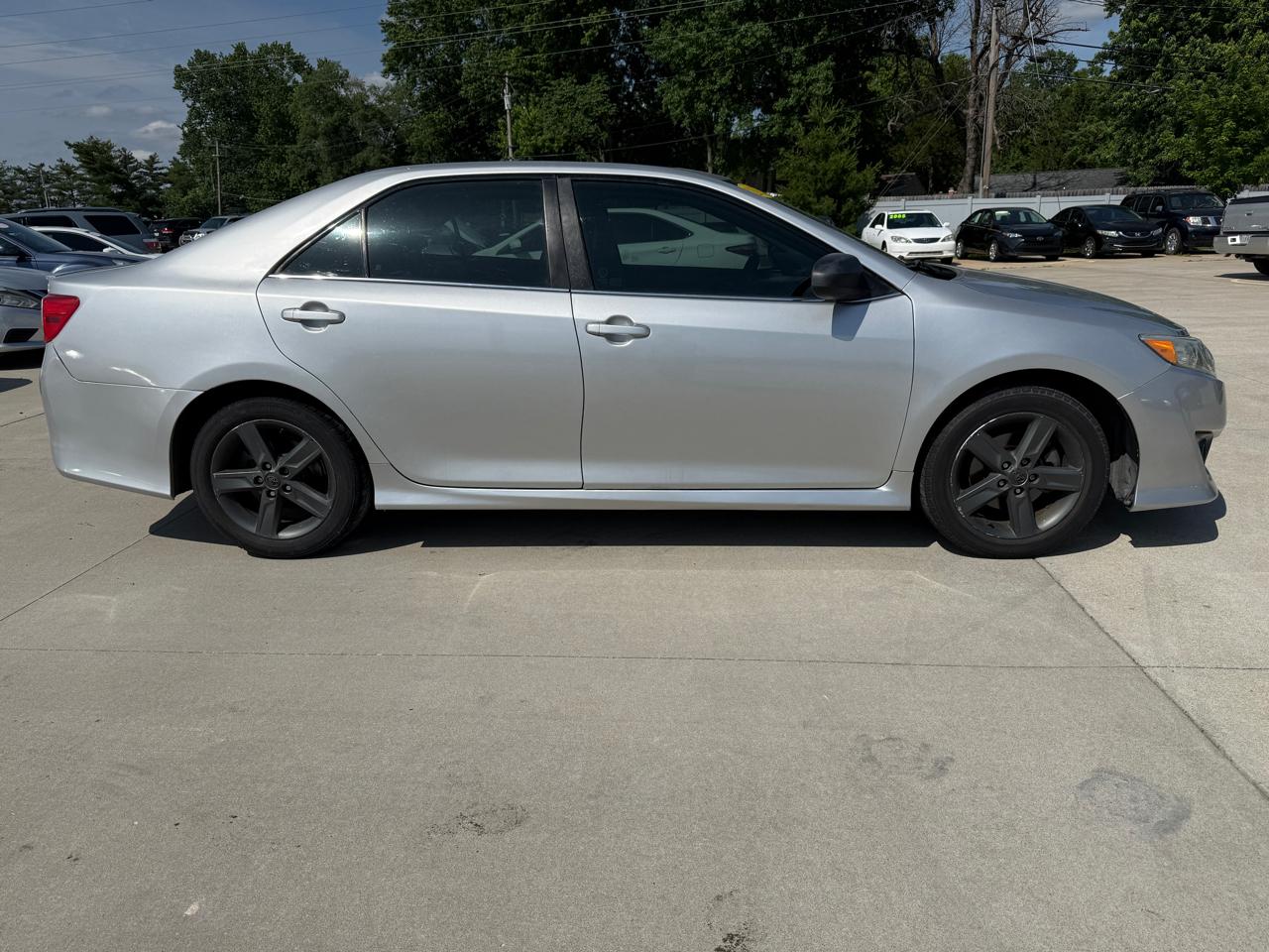 Toyota Camry SE (Natl) 2013