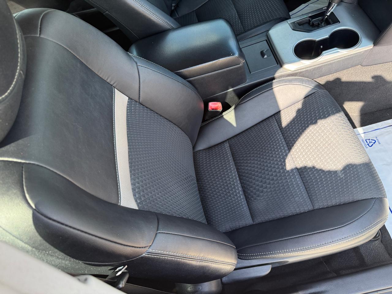 Toyota Camry SE (Natl) 2013