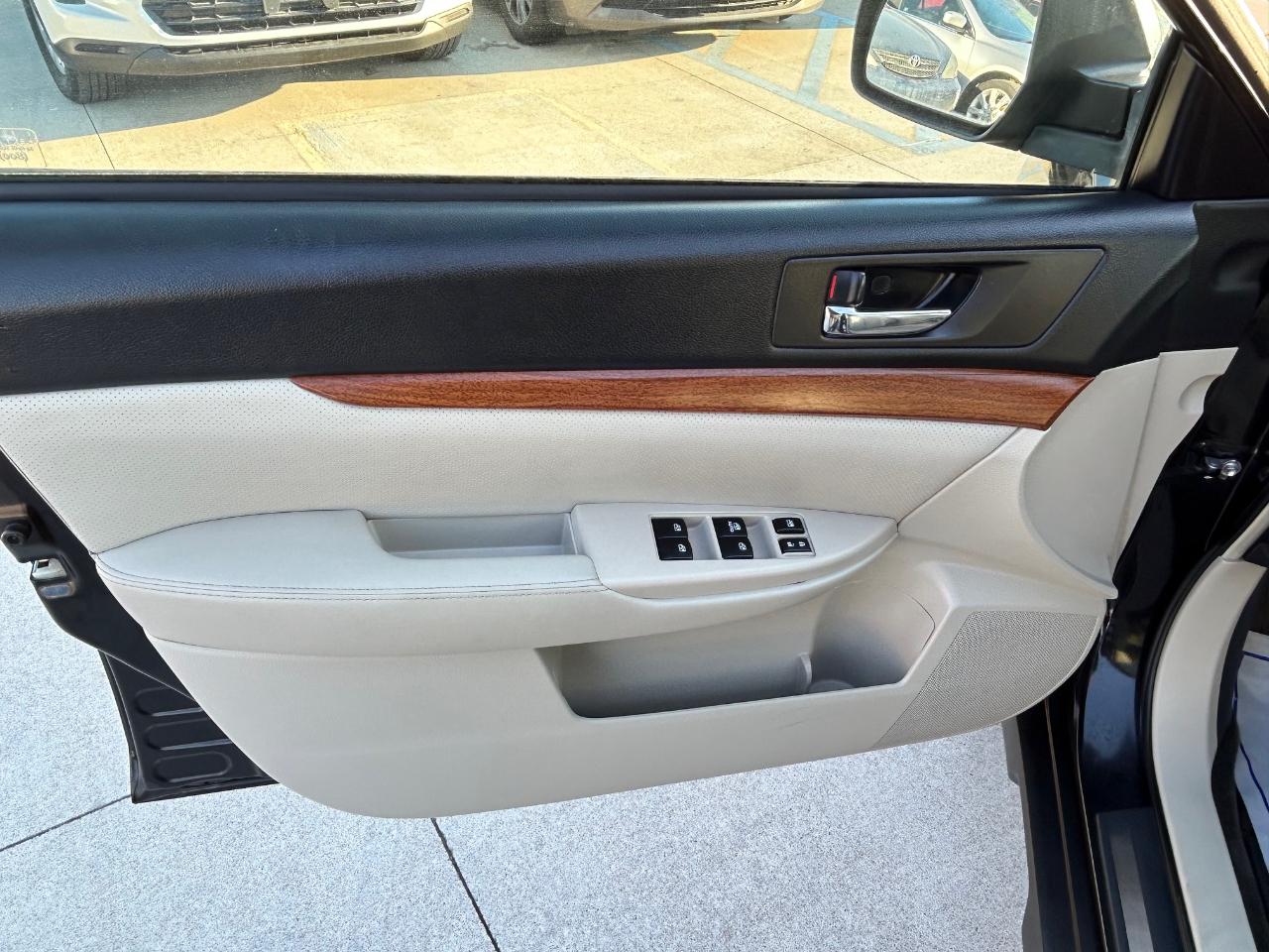 Subaru Outback 2.5i Limited 2014