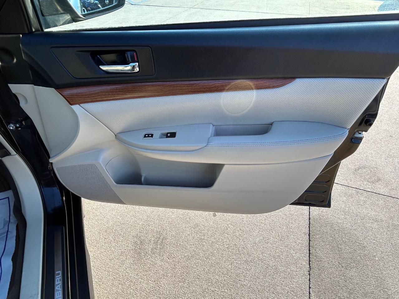 Subaru Outback 2.5i Limited 2014