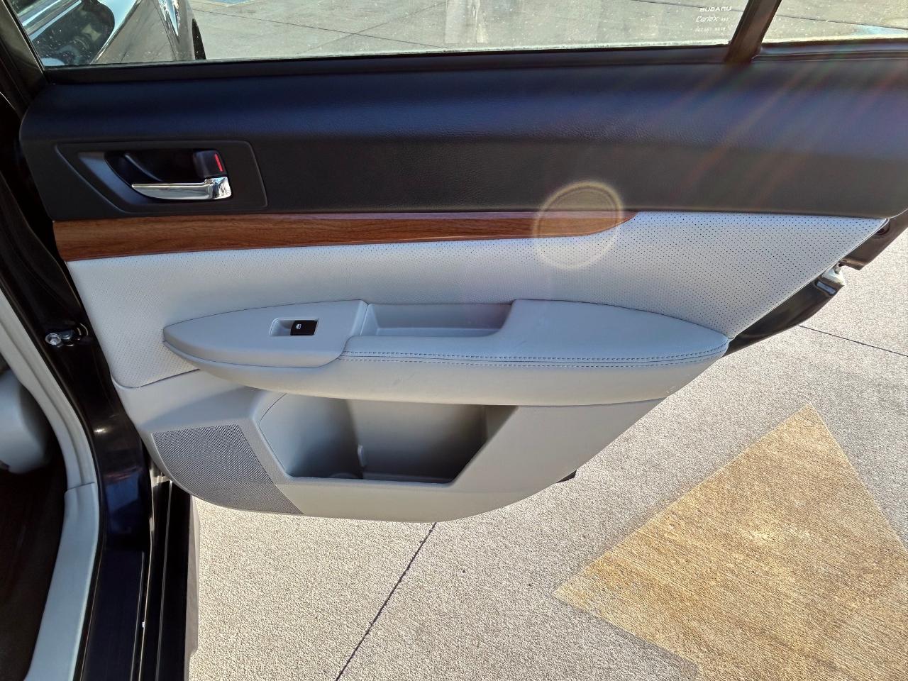 Subaru Outback 2.5i Limited 2014