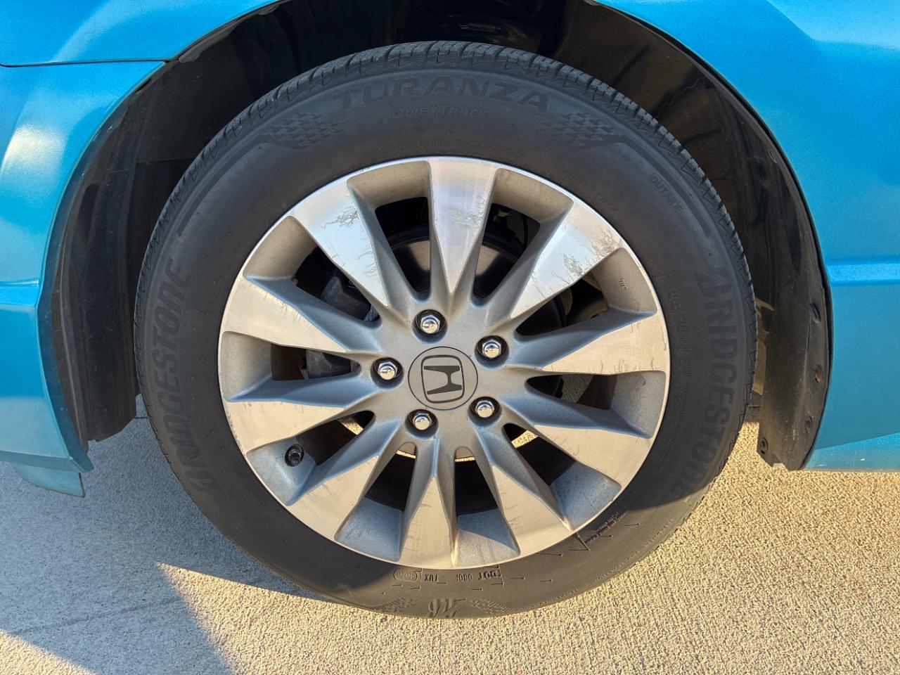 Honda Civic EX-L Coupe 5-Speed AT with Navigation 2010