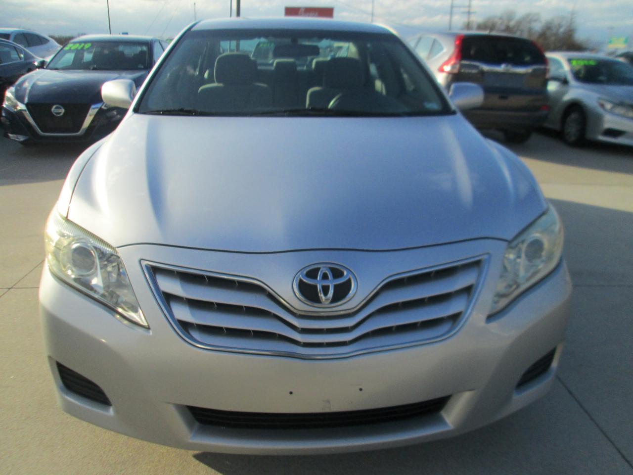 Toyota Camry Base 6-Spd AT 2011