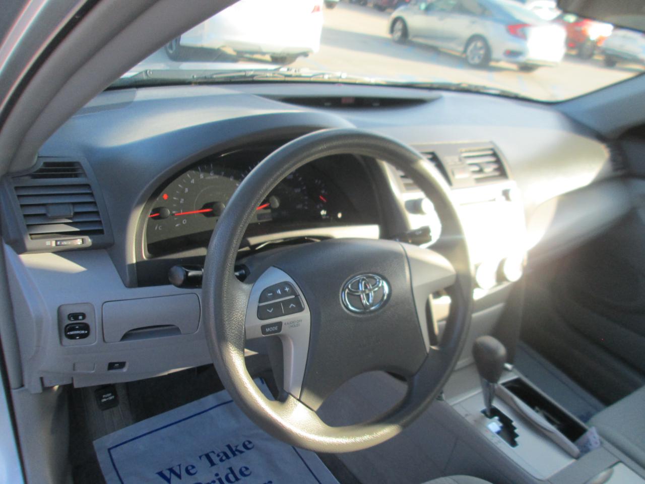 Toyota Camry Base 6-Spd AT 2011