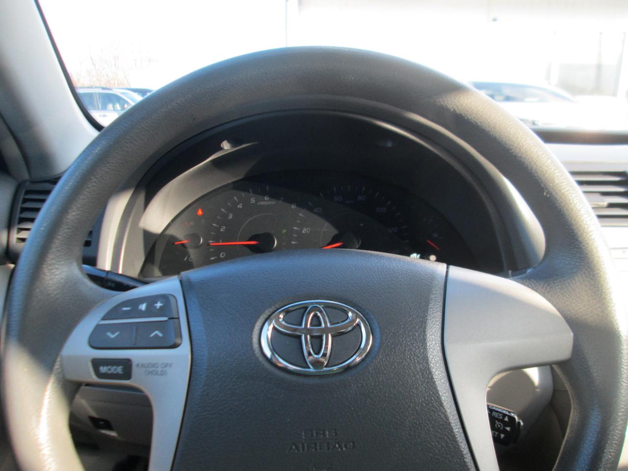Toyota Camry Base 6-Spd AT 2011