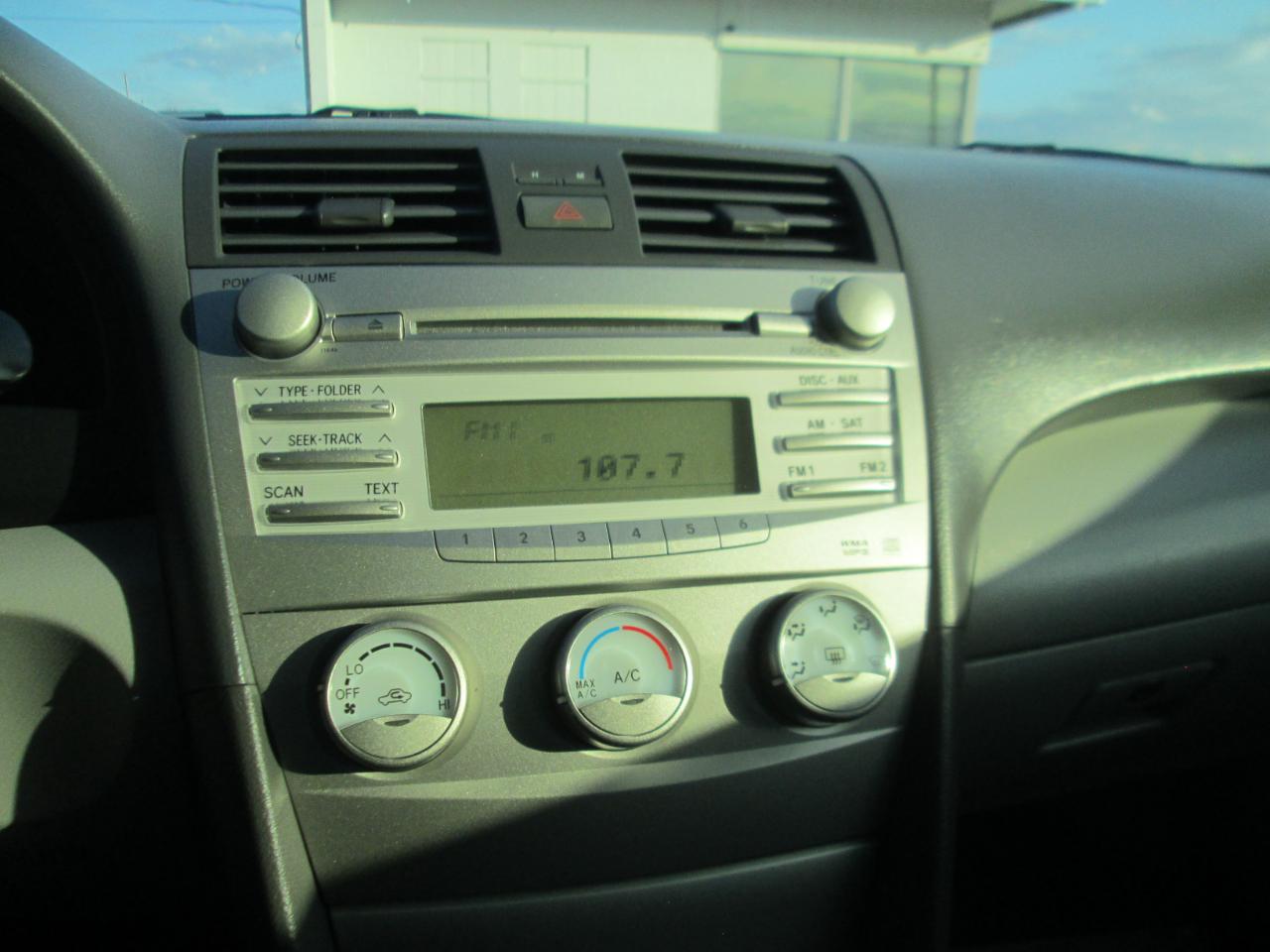 Toyota Camry Base 6-Spd AT 2011