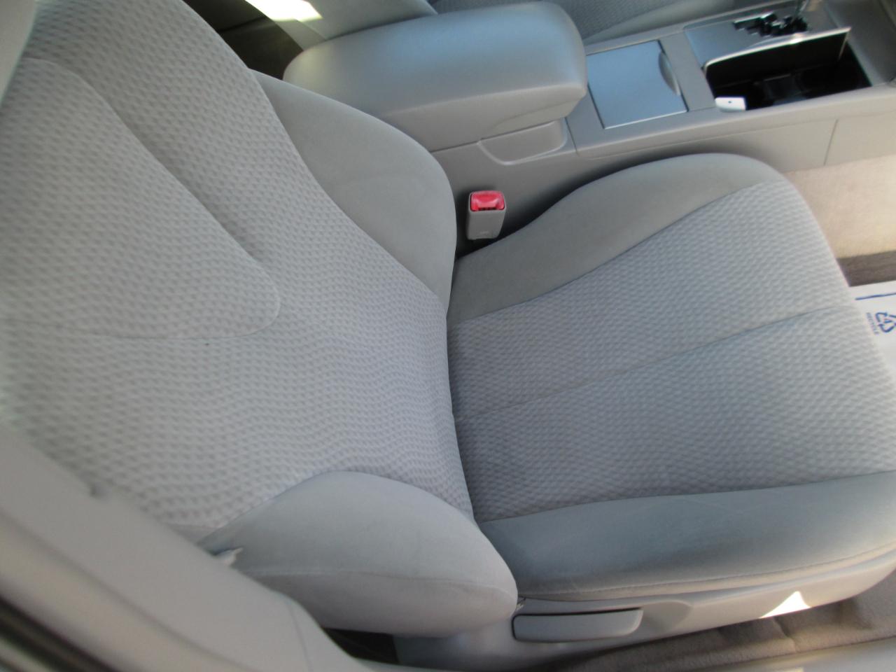 Toyota Camry Base 6-Spd AT 2011