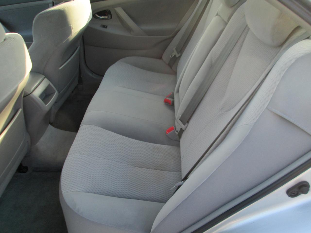 Toyota Camry Base 6-Spd AT 2011