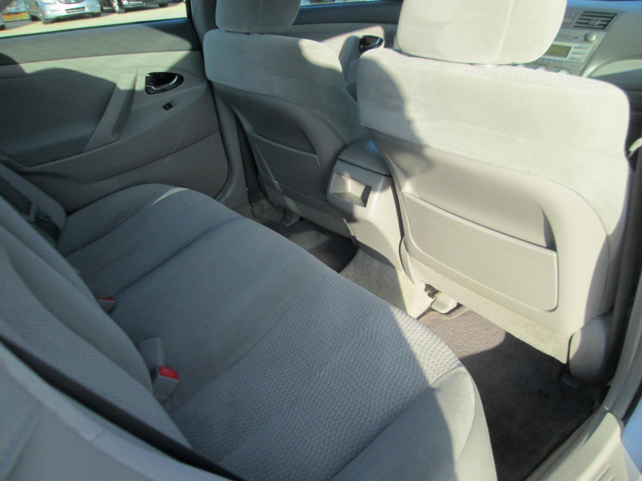 Toyota Camry Base 6-Spd AT 2011