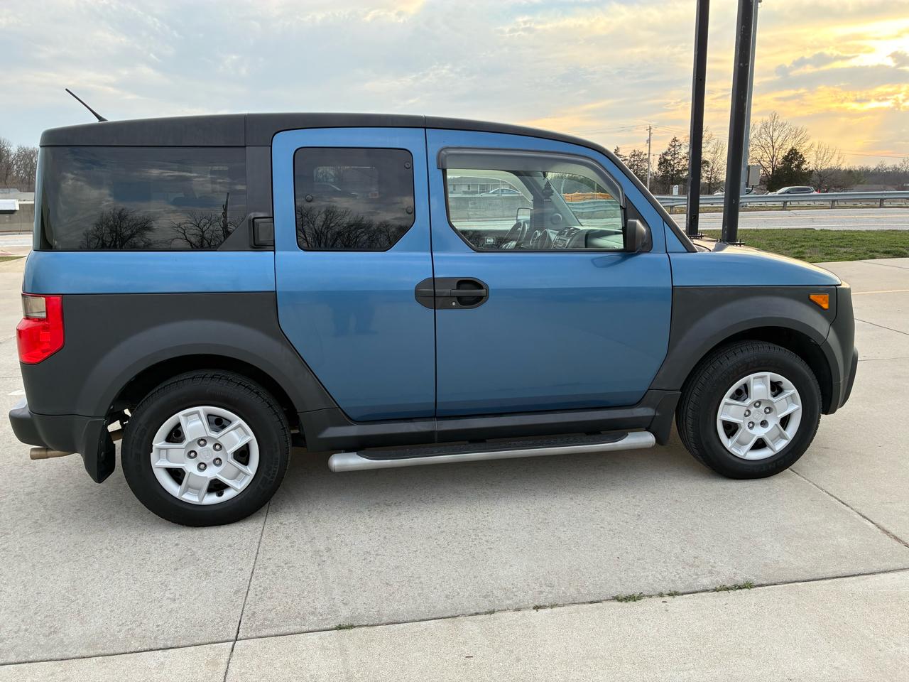 Honda Element LX 2WD AT 2008
