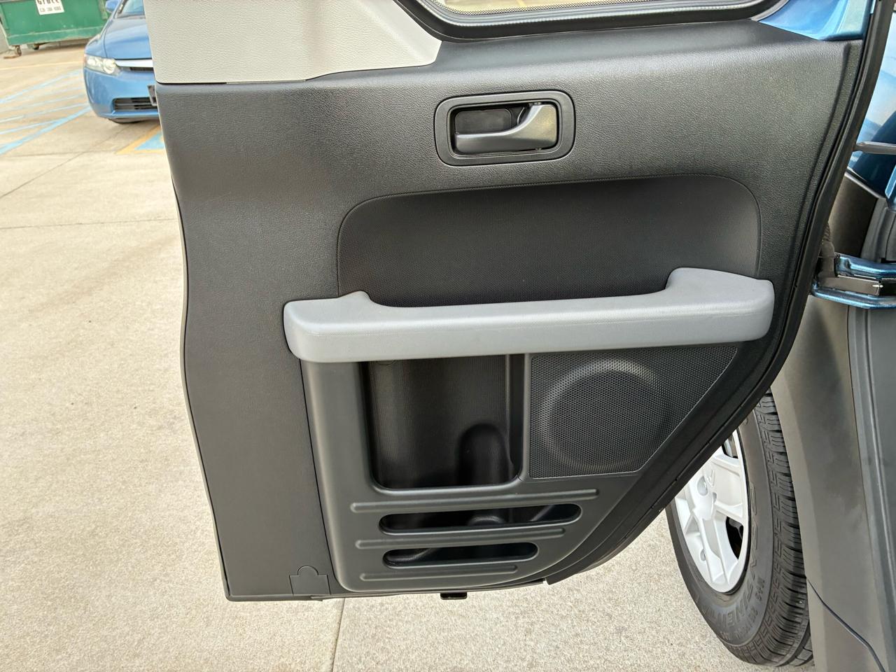 Honda Element LX 2WD AT 2008