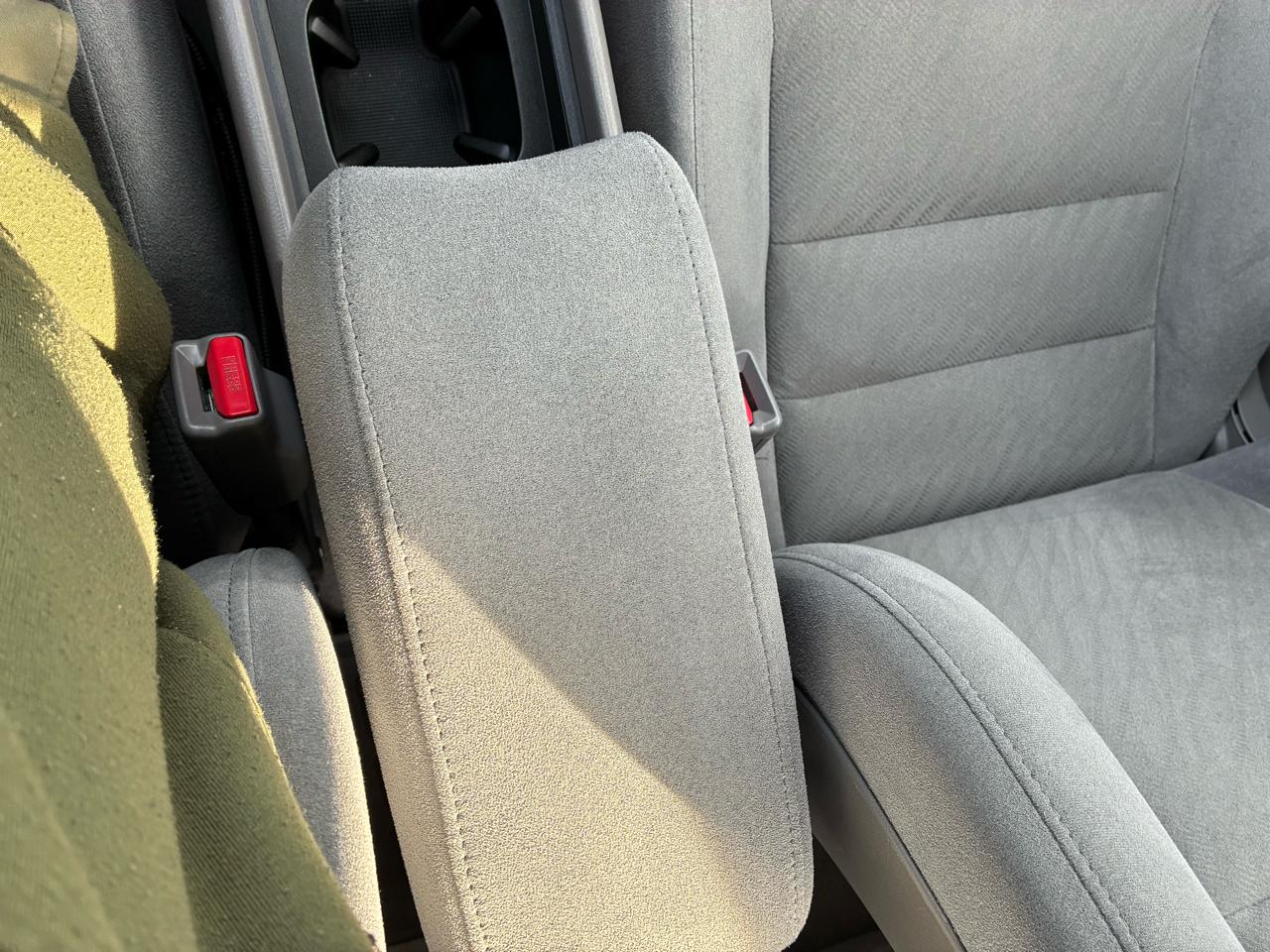 Honda Civic LX Coupe 5-Speed AT 2010