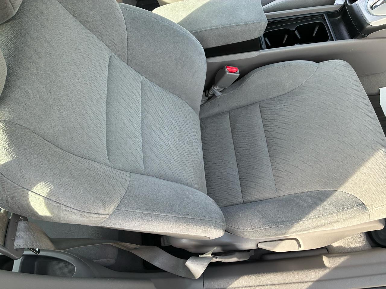 Honda Civic LX Coupe 5-Speed AT 2010