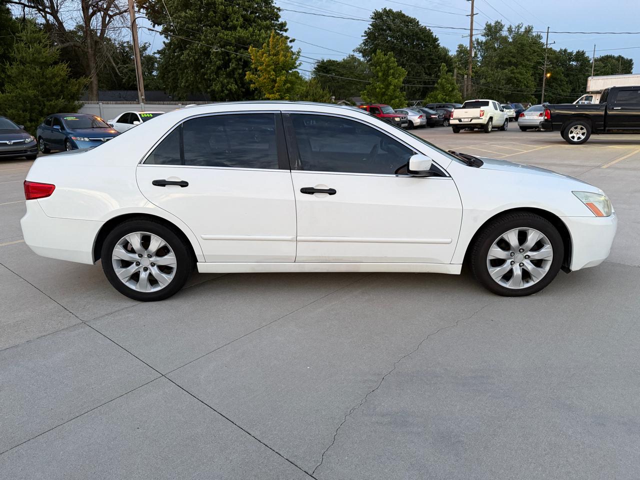 Honda Accord EX V-6 Sedan AT with Navigation System and XM Radi 2005