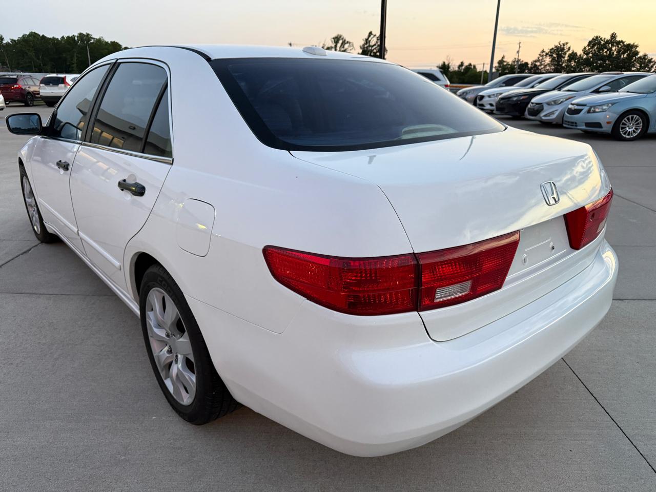 Honda Accord EX V-6 Sedan AT with Navigation System and XM Radi 2005