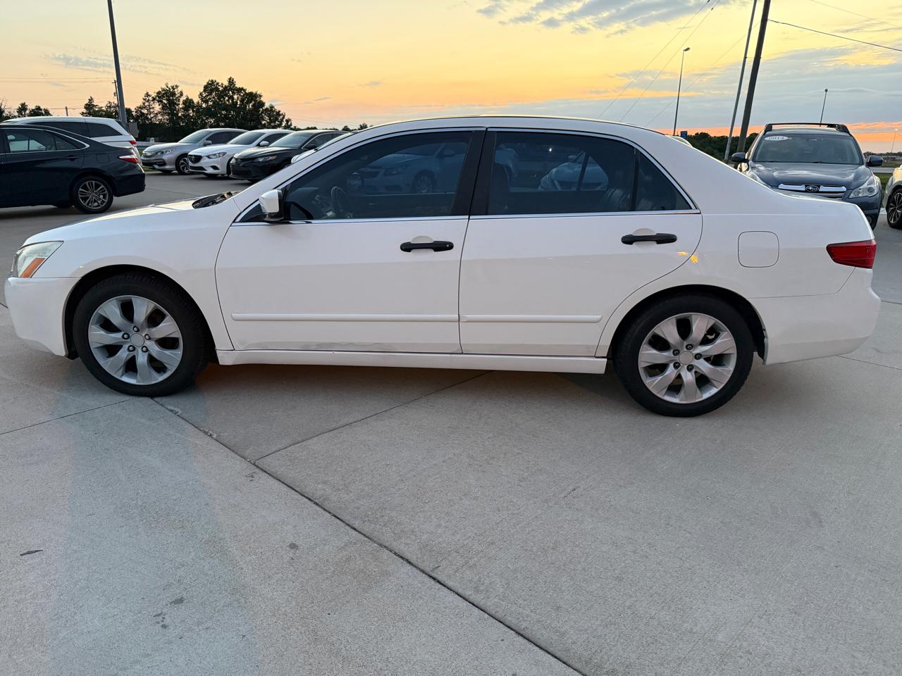 Honda Accord EX V-6 Sedan AT with Navigation System and XM Radi 2005