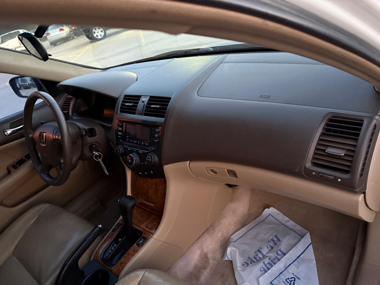 Honda Accord EX V-6 Sedan AT with Navigation System and XM Radi 2005