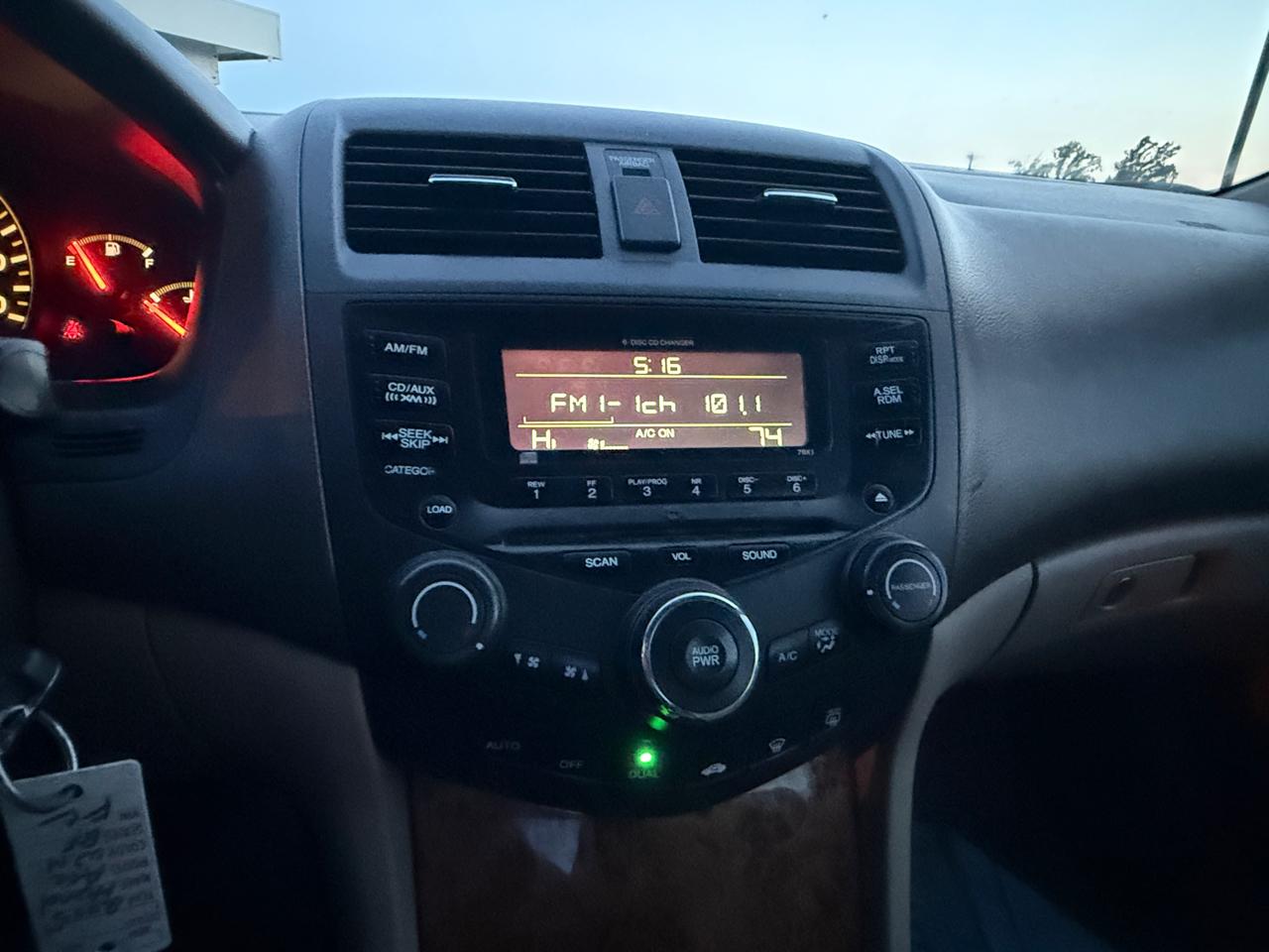 Honda Accord EX V-6 Sedan AT with Navigation System and XM Radi 2005